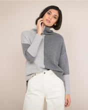 Load image into Gallery viewer, Two-Tone Roll Neck Cashmere Jumper in grey