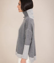 Load image into Gallery viewer, Two-Tone Roll Neck Cashmere Jumper in grey